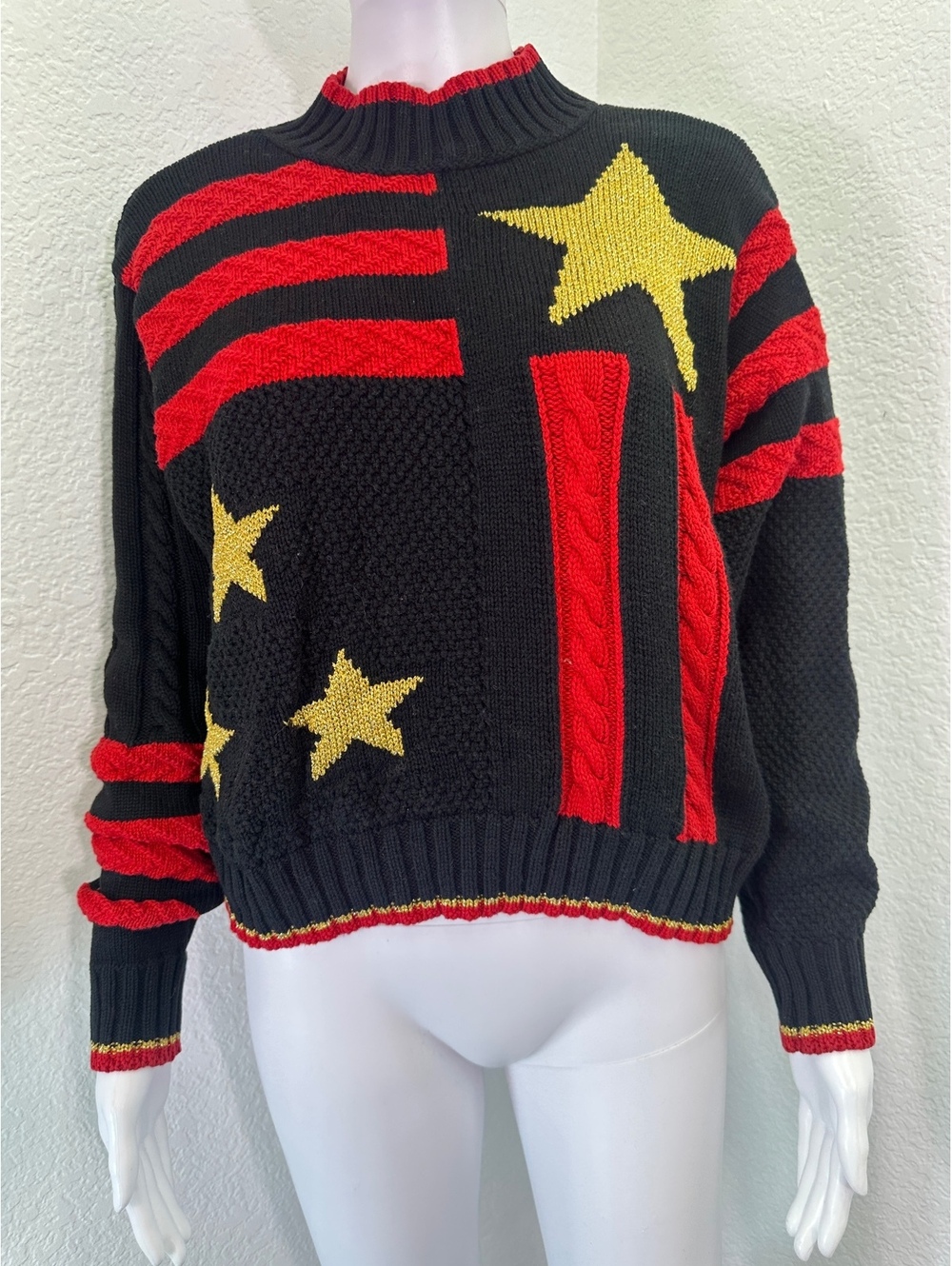 Women’s Sz S Liz Wear Black Red Stripe Gold Star Sweater Patriotic Cable Knit